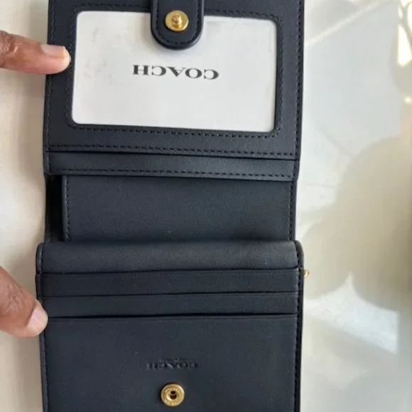 Coach Snap Wallet In Signature Canvas - Picture 4 of 6